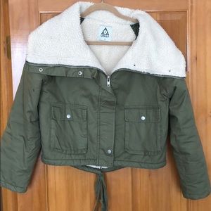 Cropped army jacket with fur collar
